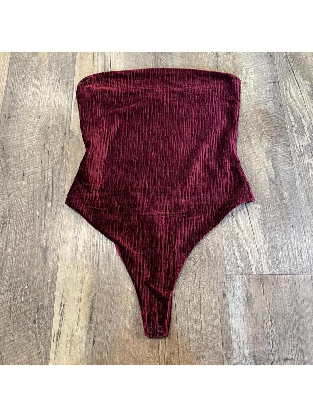 NWOT Nordstrom Naked Wardrobe Burgundy Red Velvet Strapless Bodysuit Small Top